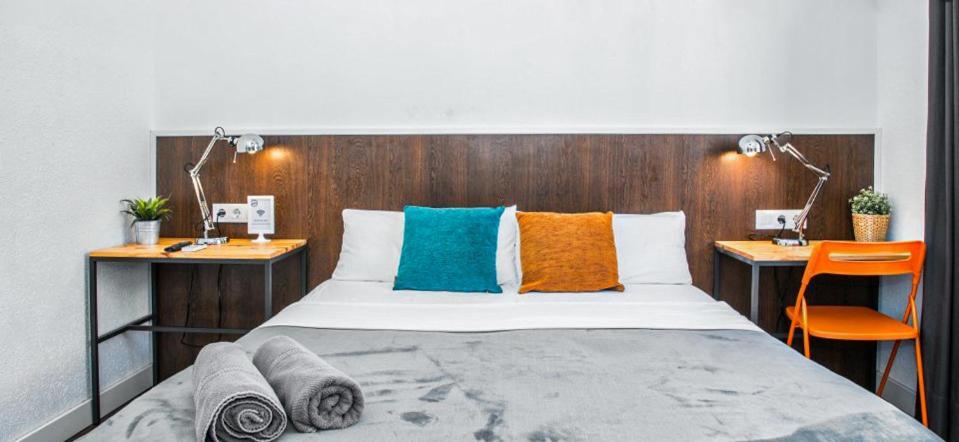 Traveller House 7 Bedroom Apartment Barcelona Eksteriør bilde