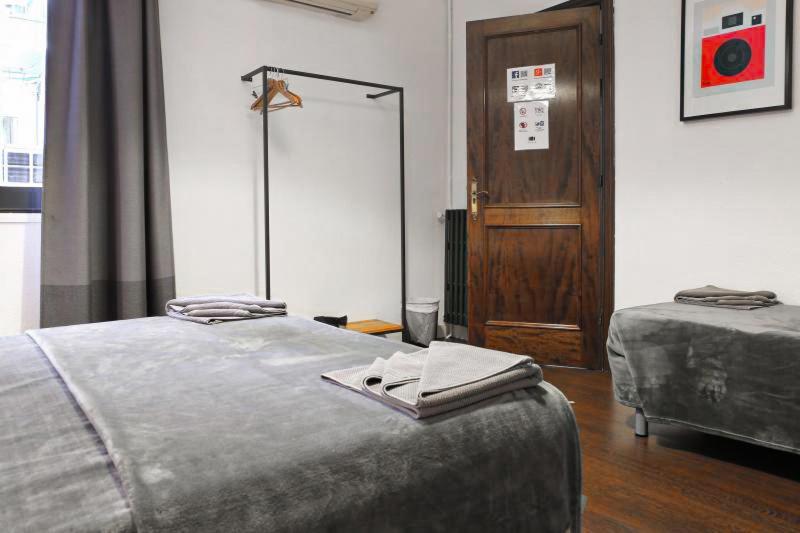 Traveller House 7 Bedroom Apartment Barcelona Eksteriør bilde