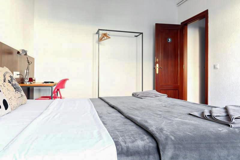 Traveller House 7 Bedroom Apartment Barcelona Eksteriør bilde