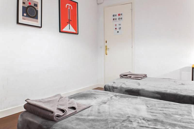 Traveller House 7 Bedroom Apartment Barcelona Eksteriør bilde