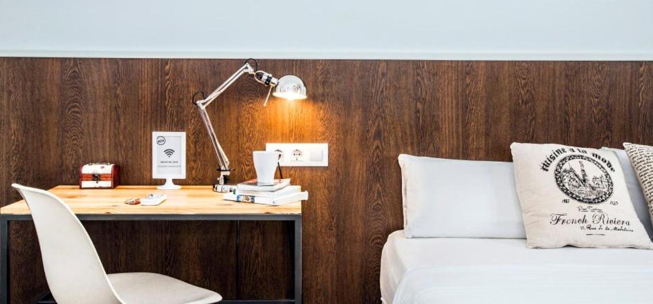 Traveller House 7 Bedroom Apartment Barcelona Eksteriør bilde