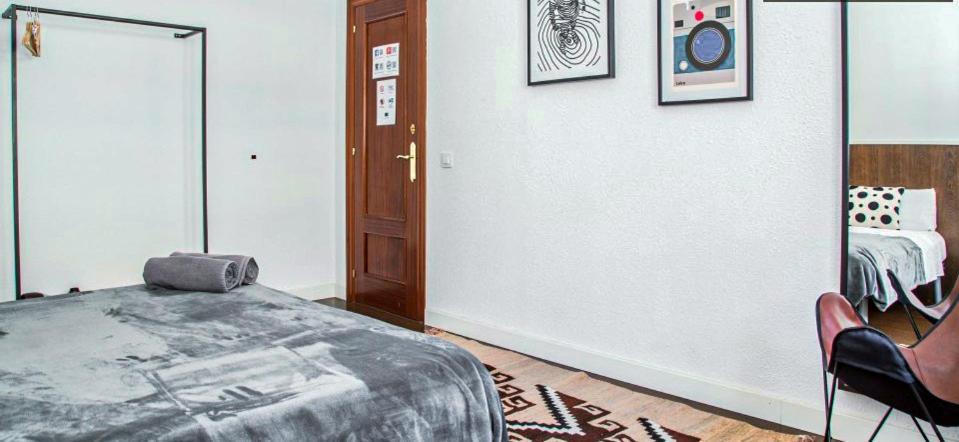 Traveller House 7 Bedroom Apartment Barcelona Eksteriør bilde