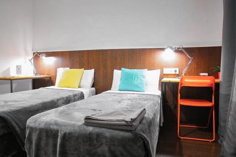 Traveller House 7 Bedroom Apartment Barcelona Eksteriør bilde