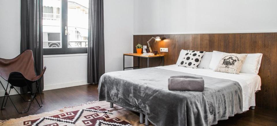 Traveller House 7 Bedroom Apartment Barcelona Eksteriør bilde